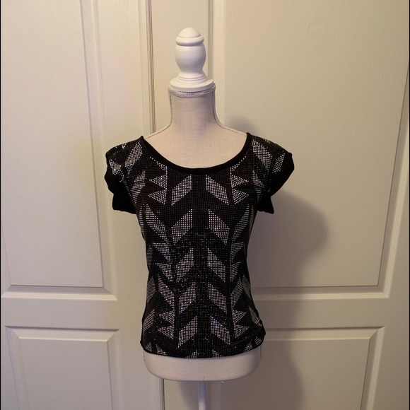 GUESS Top - Picture 2 of 11